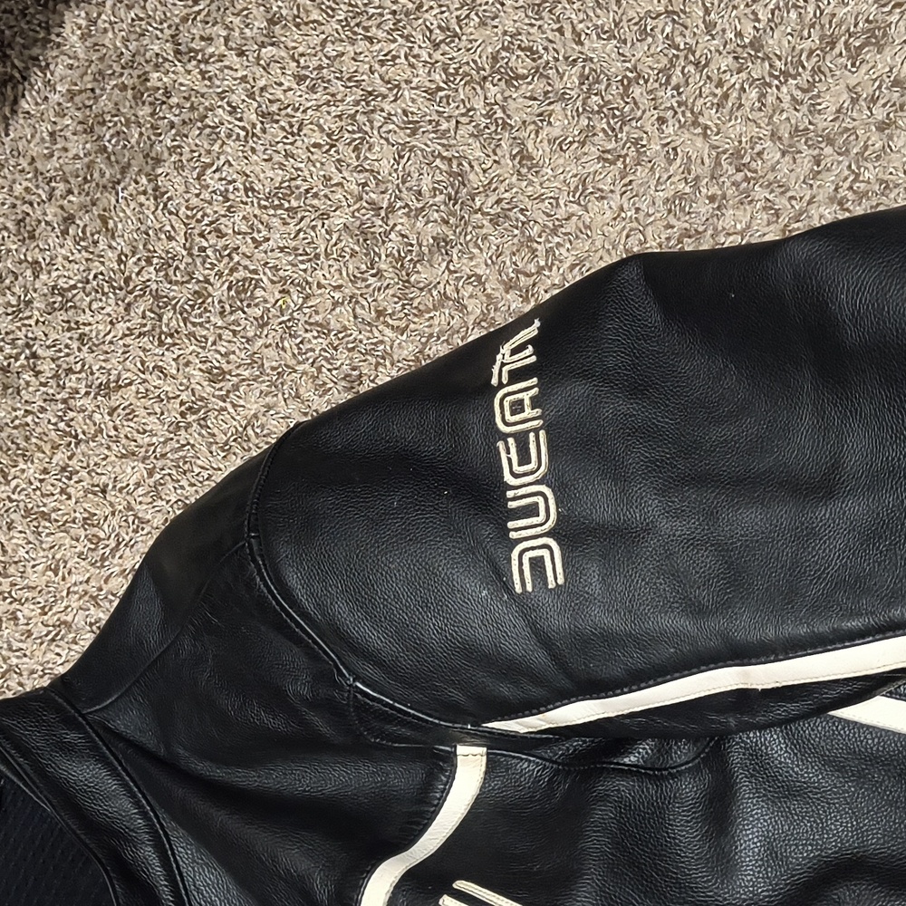 Retro Ducati Riding Leather Jacket - Picture 5 of 7